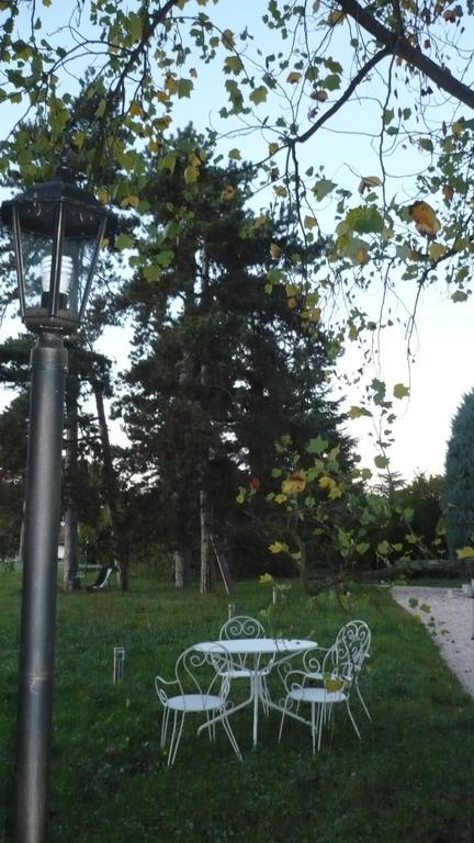La Maison De Roussille Bed and Breakfast Francheville  Εξωτερικό φωτογραφία